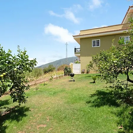 House Vochozka بيت ضيافة